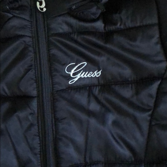 Black guess puffer jacket - Picture 2 of 5